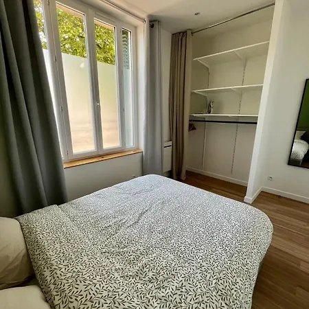 Charming - Private Terrace - 20 Min Appartement